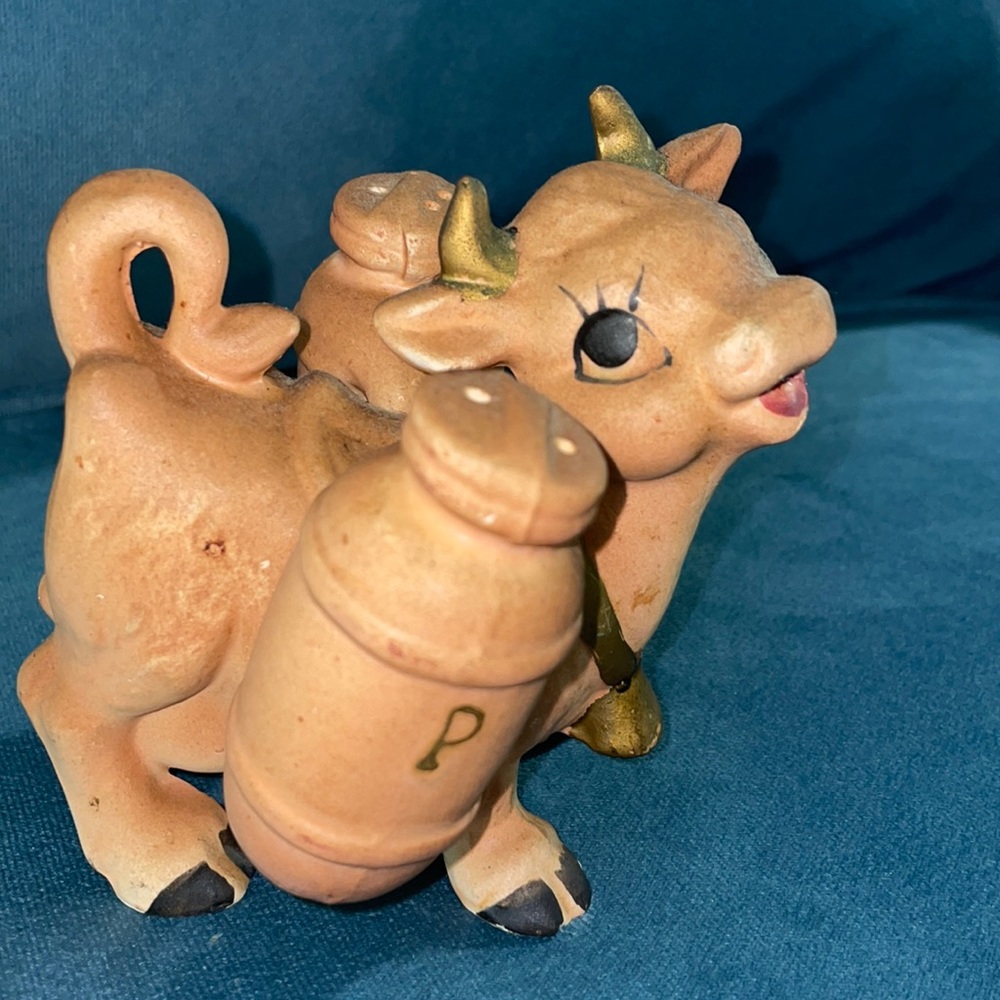 Vintage 1970s Sweet Brown Cow with Milk Jug Novelty  Salt and Pepper Shakers